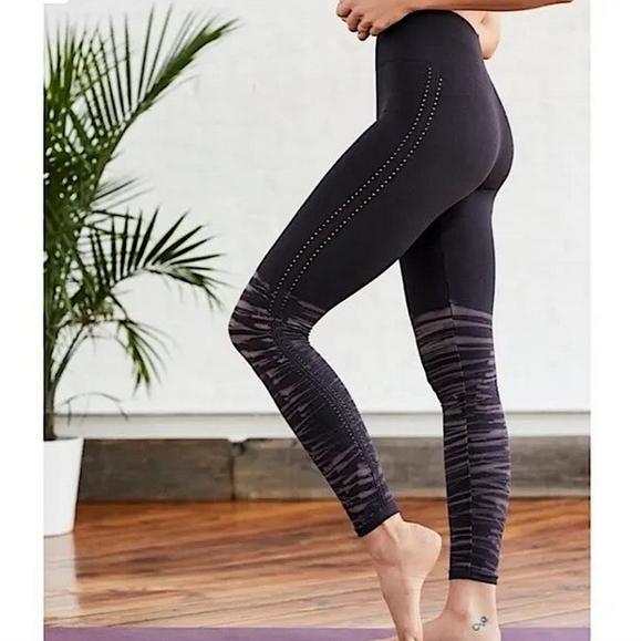 Free People Movement Barely There Leggings & Top Set in Washed Electric Sunset - Picture 5 of 12